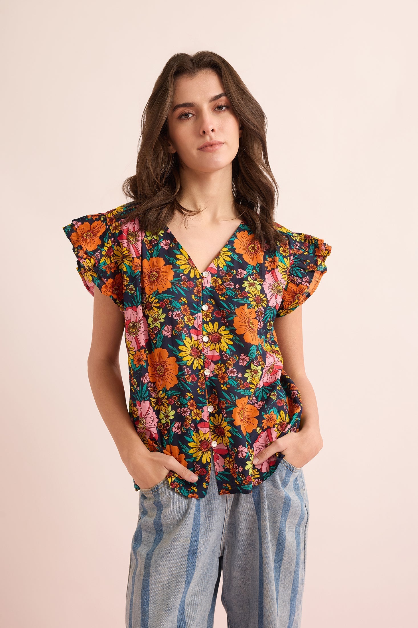 Zoe & Zinnia Floral Top In Multicolor