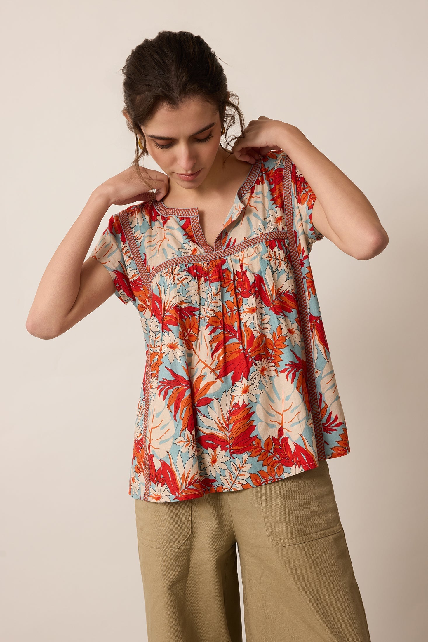 Posey Floral Print Top In Multicolor