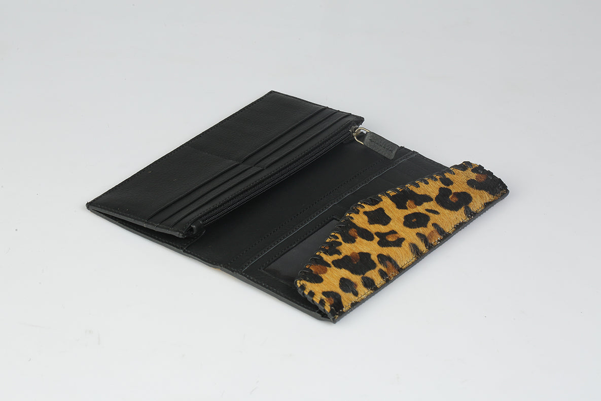 POUCHY TIME WALLET